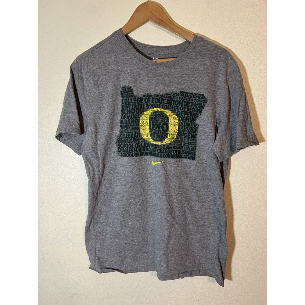 Nike Men's Oregon Ducks Graphic T Shirt - Size Medium